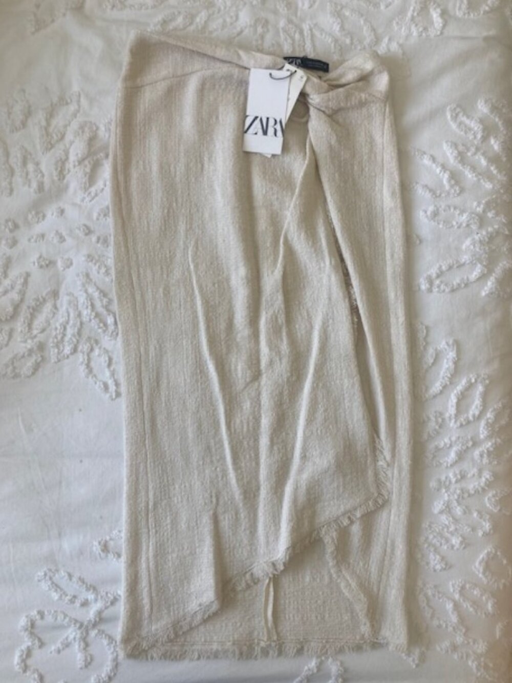 Zara Cream Mini Skirt Size M – New